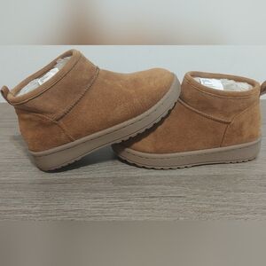 White Mountain Ankle Boots